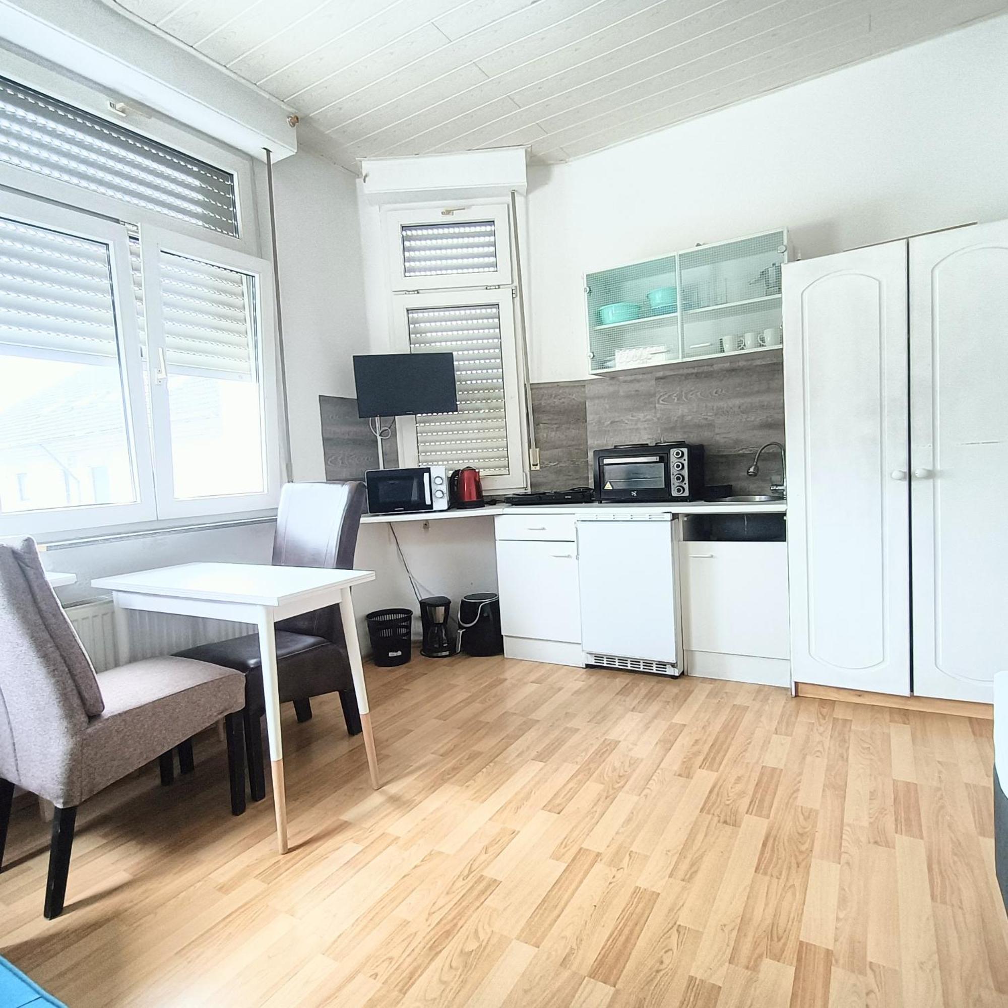 Fmi 9 Accommodation Raunheim Exterior foto